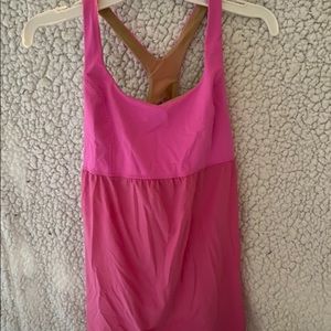 Size 6 Lululemon pink top excellent condition